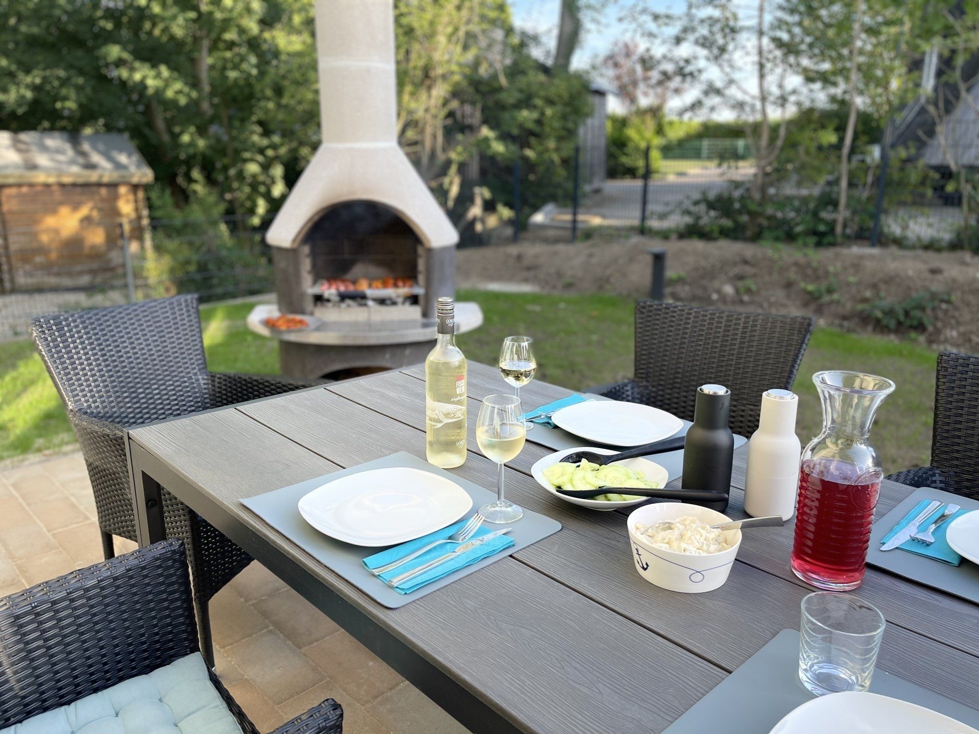 Ferienhaus mit eigenem Garten, Grill, Terrassen