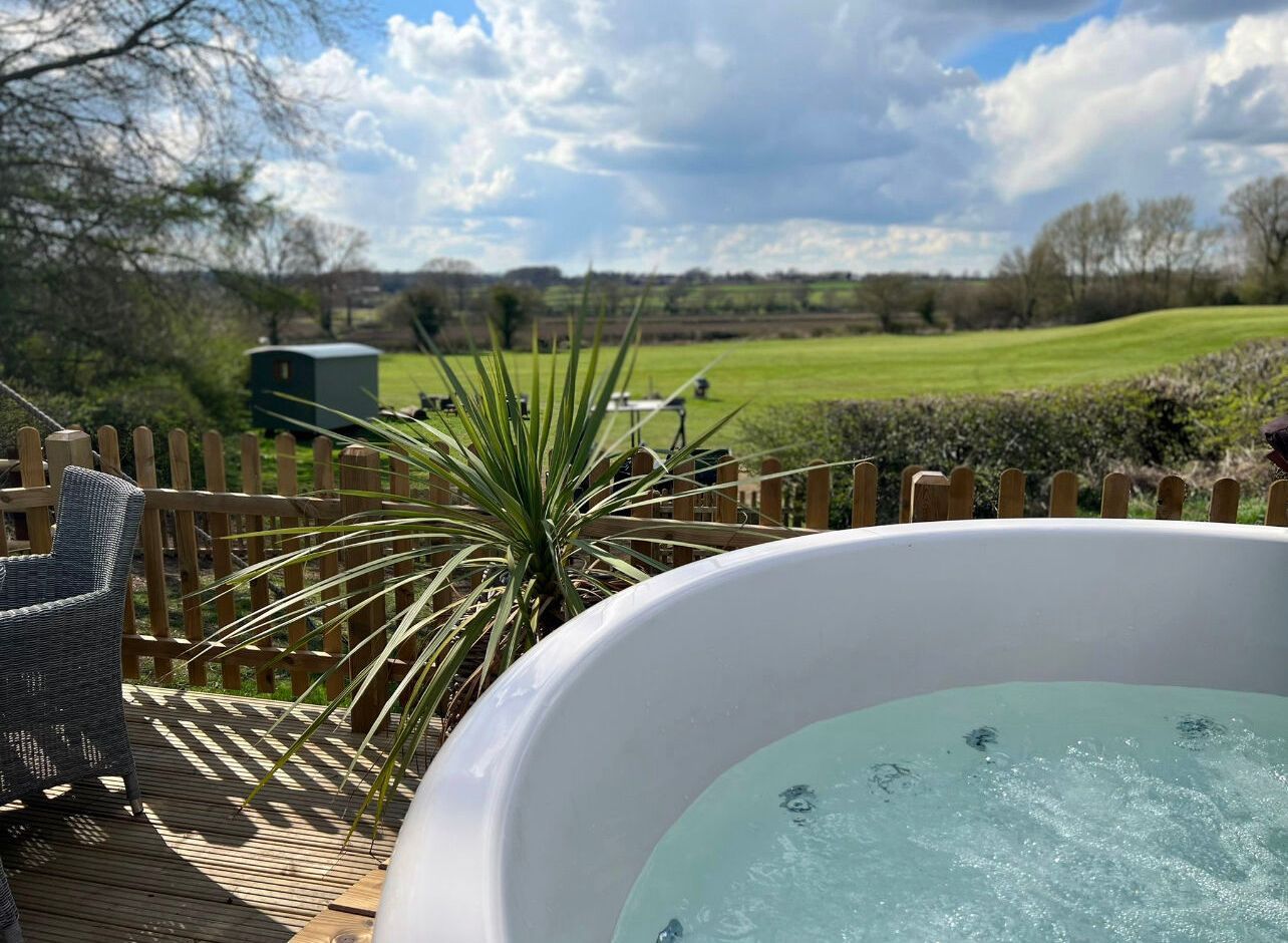 Experience Luxury Glamping at The Dandelion Hideaway in Leicester