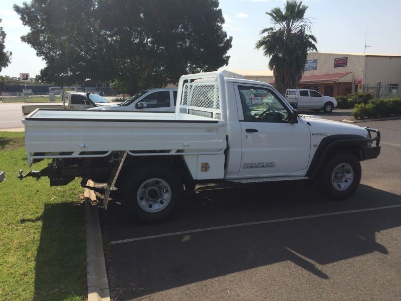 Nissan Steel Ute Tray 1