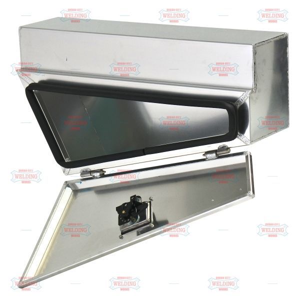 Underbody Tapered - Smooth Aluminium Right of Wheel Opened