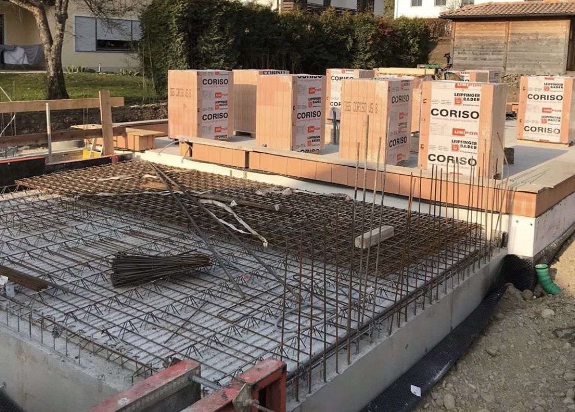 Einfamiilienhaus mit Doppelgarage in Ziegelbauweise