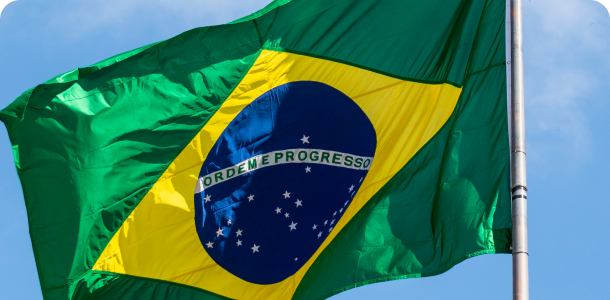 A bandeira brasileira está balançando ao vento