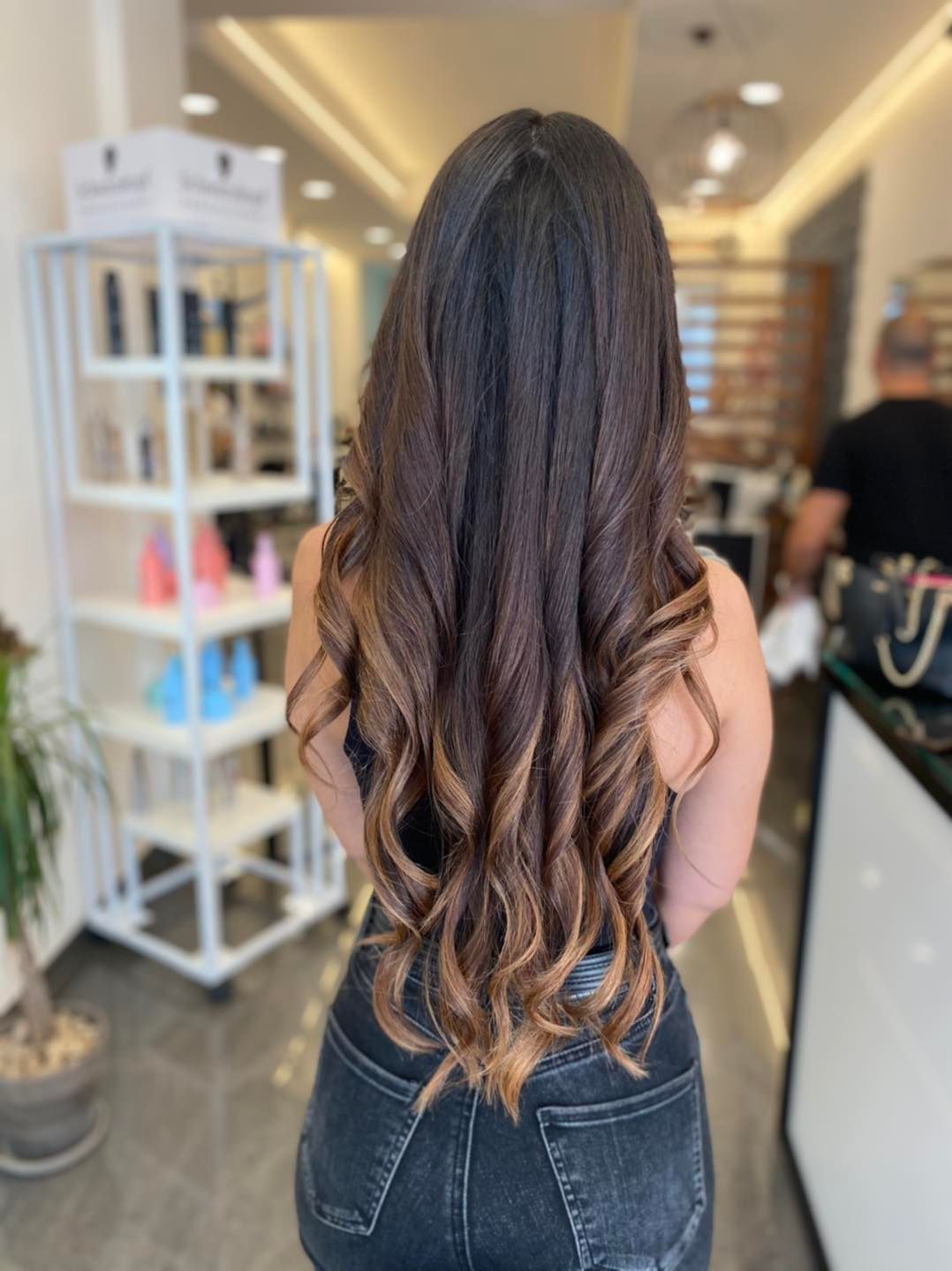 capelli lunghi con onde