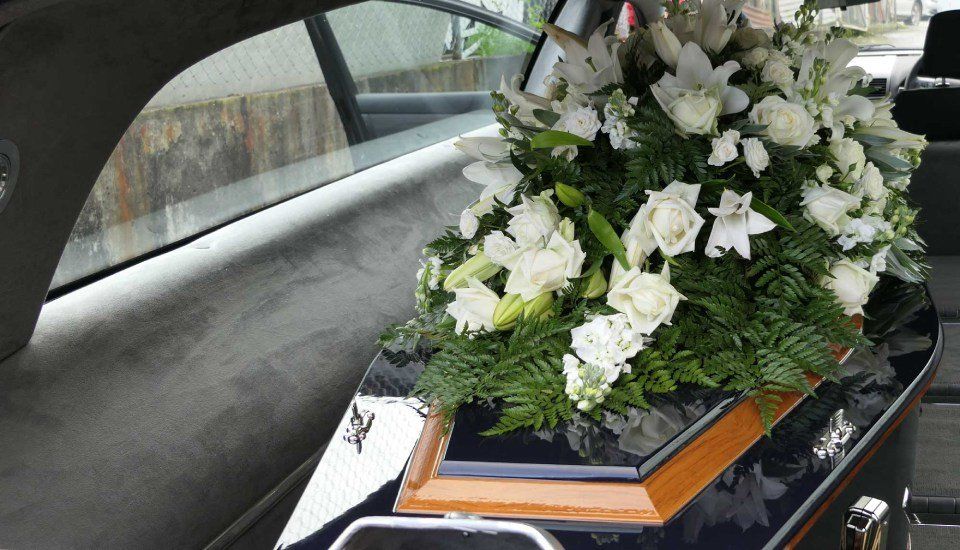 Carro funebre dei funerali a Udine