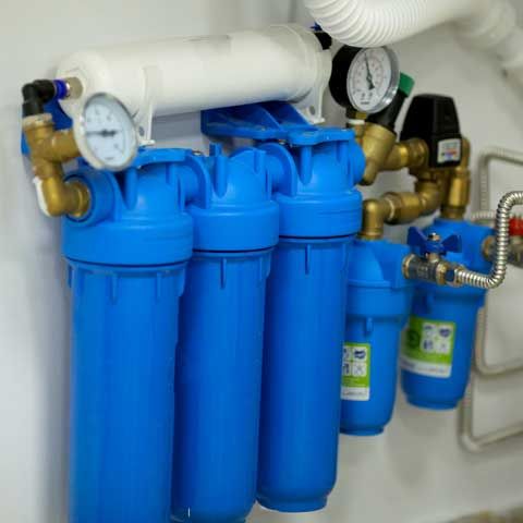 Under sink water filter system 