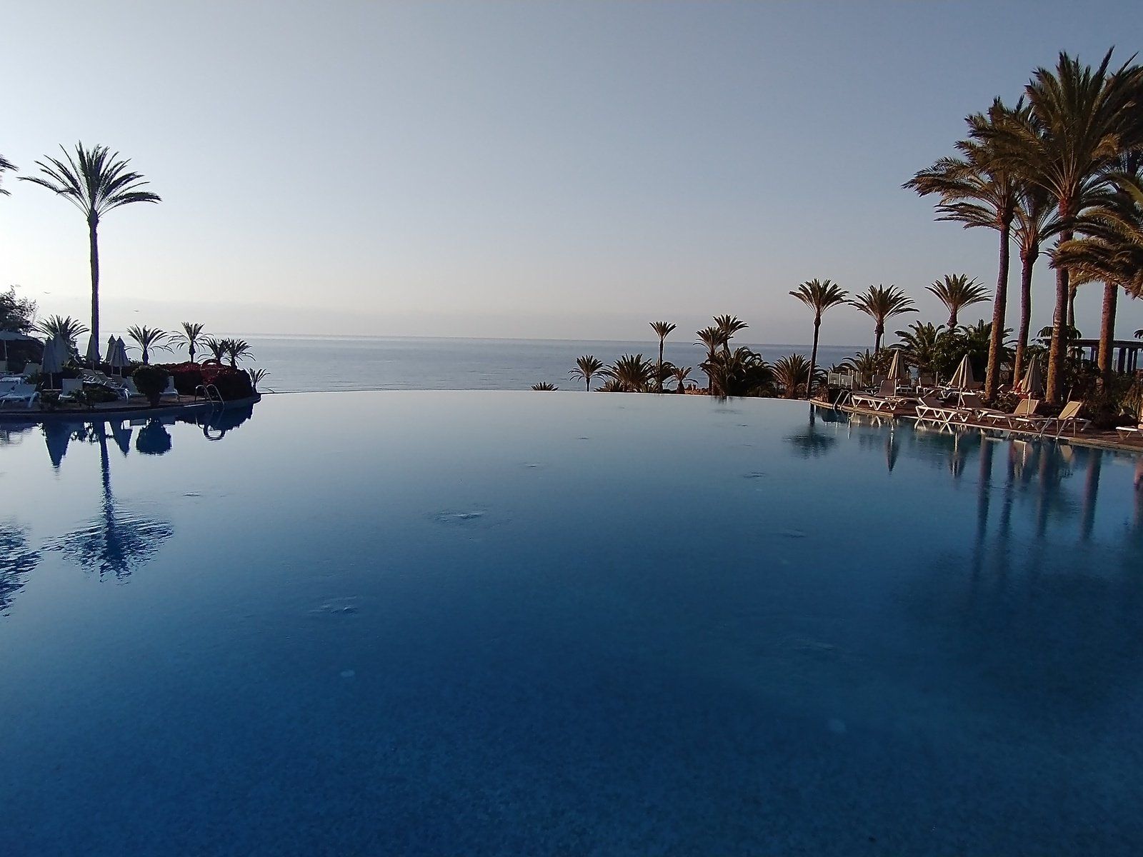 Infinitypool mit Blick auf den Atlantik im Hotel R2 Rio Costa Calma iaif Fierteventura