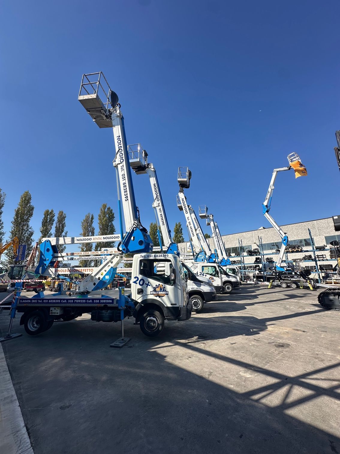 automezzi per il movimento terra dell'azienda