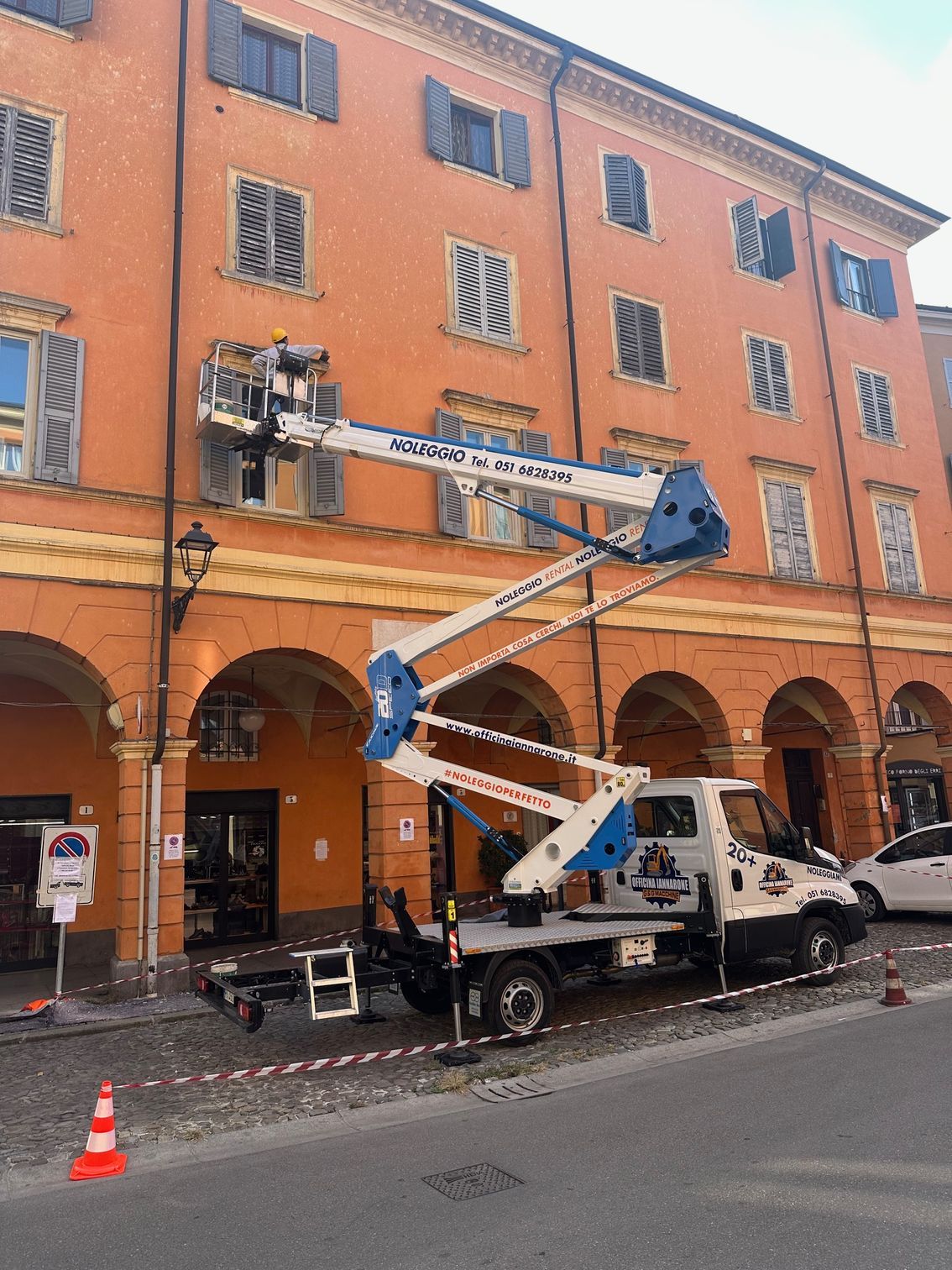 automezzi per il movimento terra dell'azienda