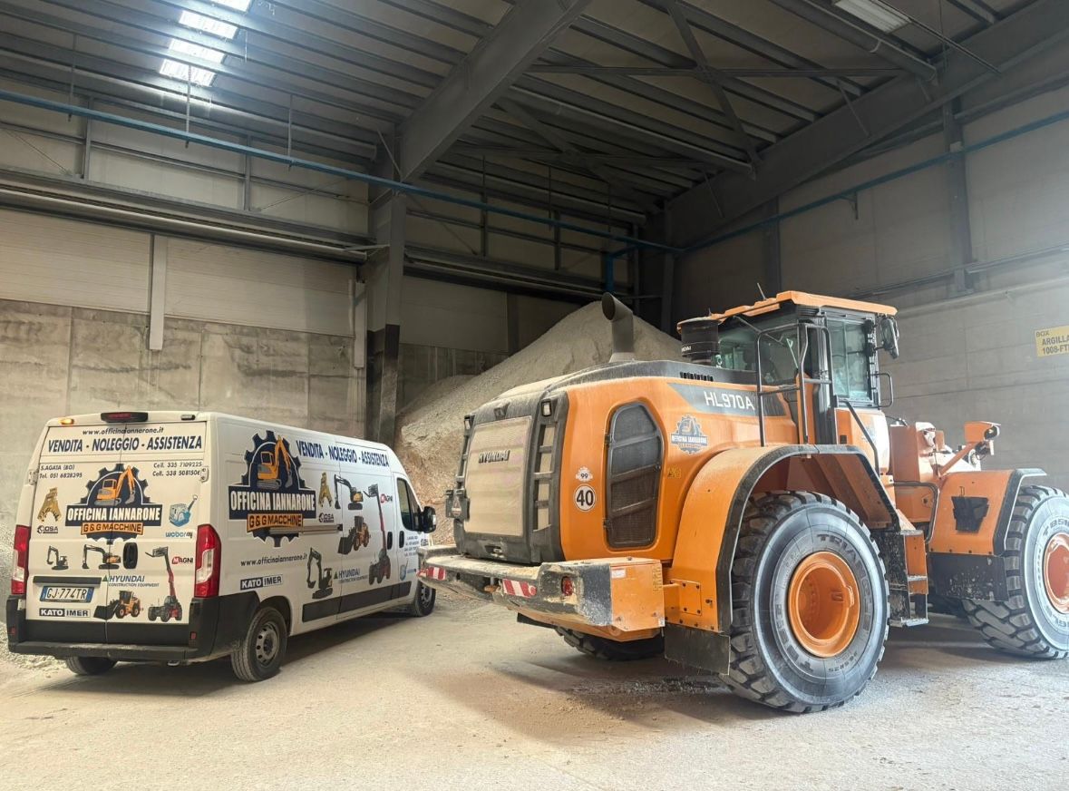 automezzi per il movimento terra dell'azienda