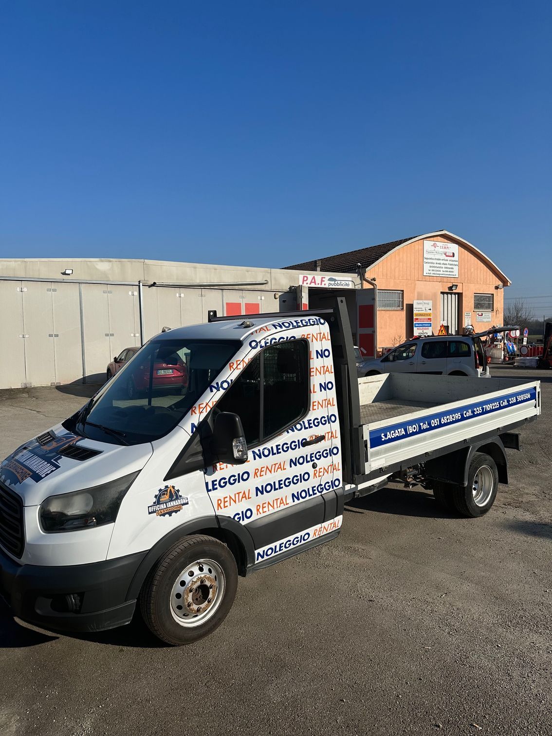 automezzi per il movimento terra dell'azienda