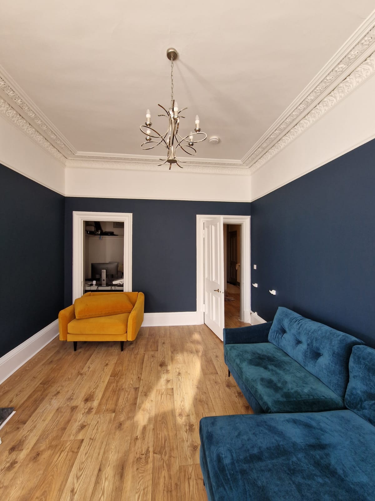 A picture of a flat in Edinburgh decorated by Painters and Decorators Edinburgh