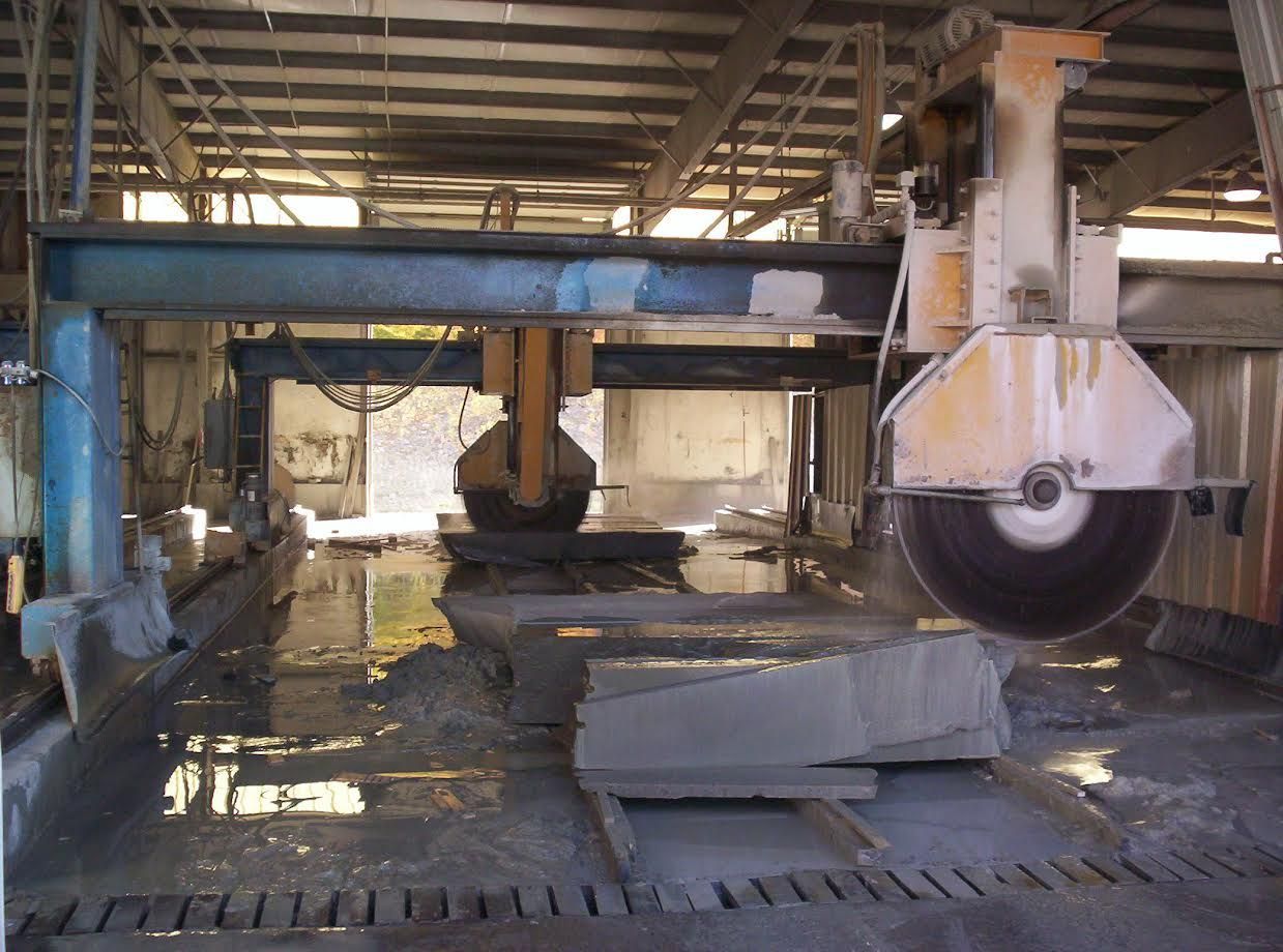 Bluestone Flagging is available in both Thermal and Natural Cleft finishes