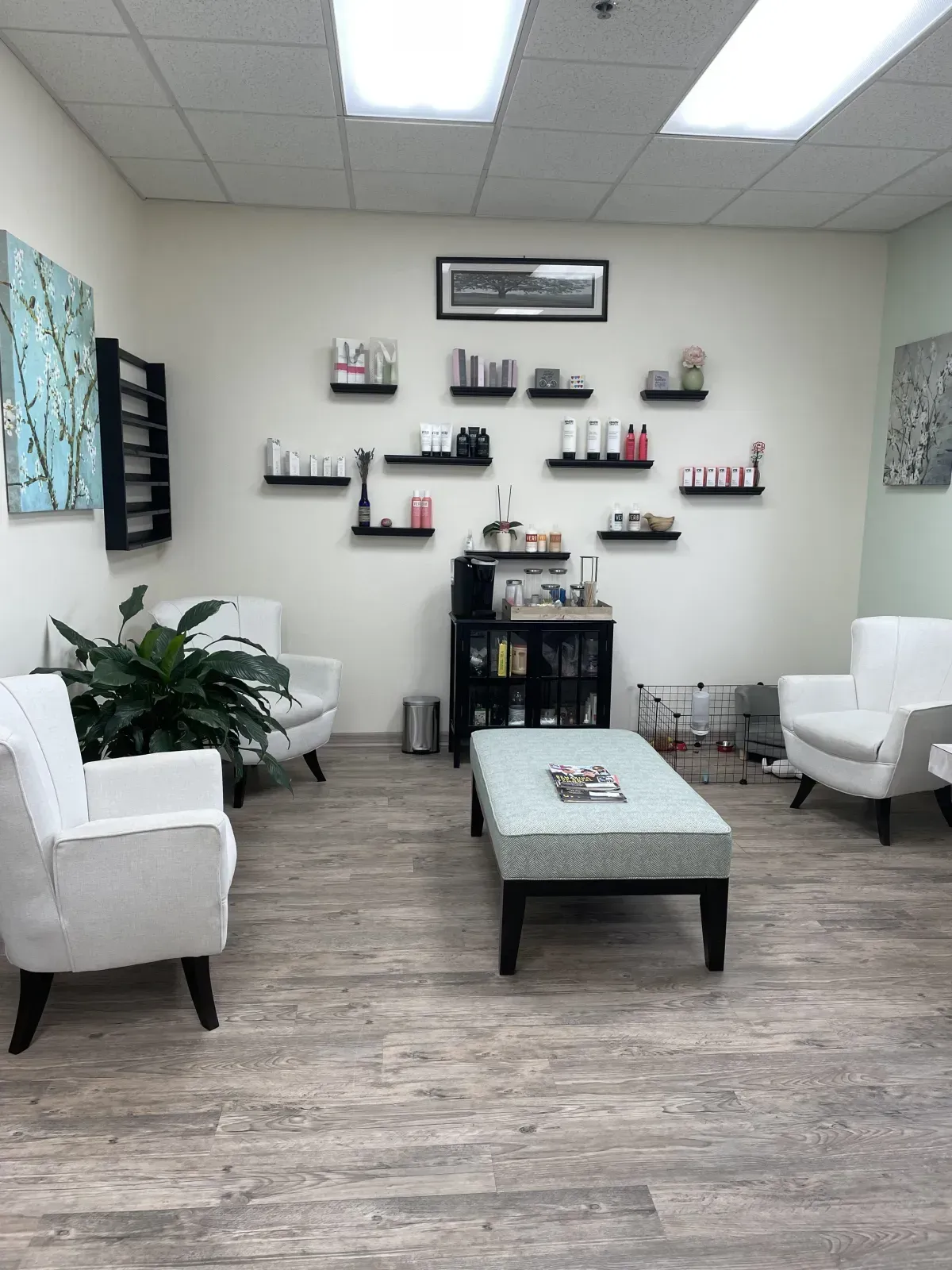 Salon main entrance