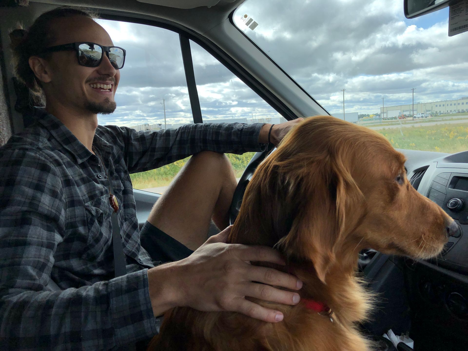 Vanlife travelling the countryside with a doggo