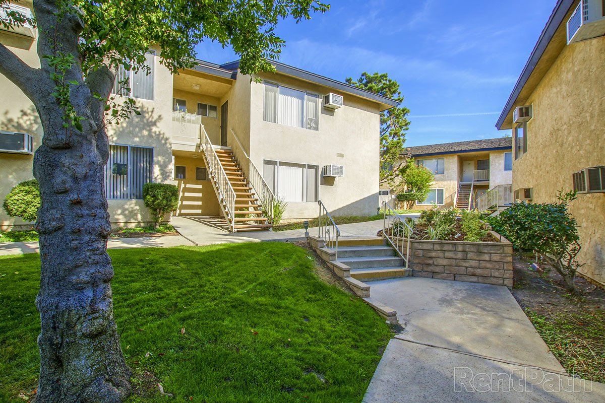 Stone Ridge Apartments | La Habra, CA