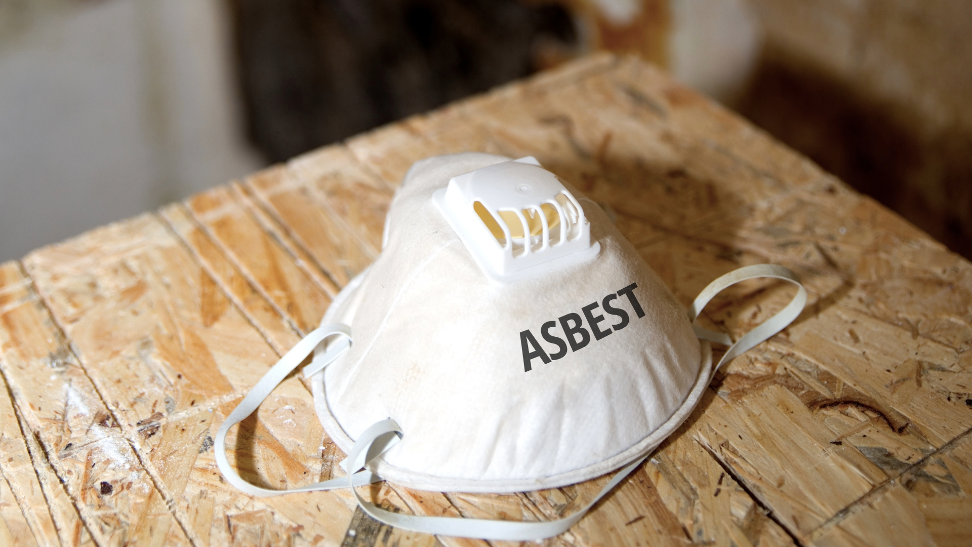 Mundschutz mit dem Schriftzug 