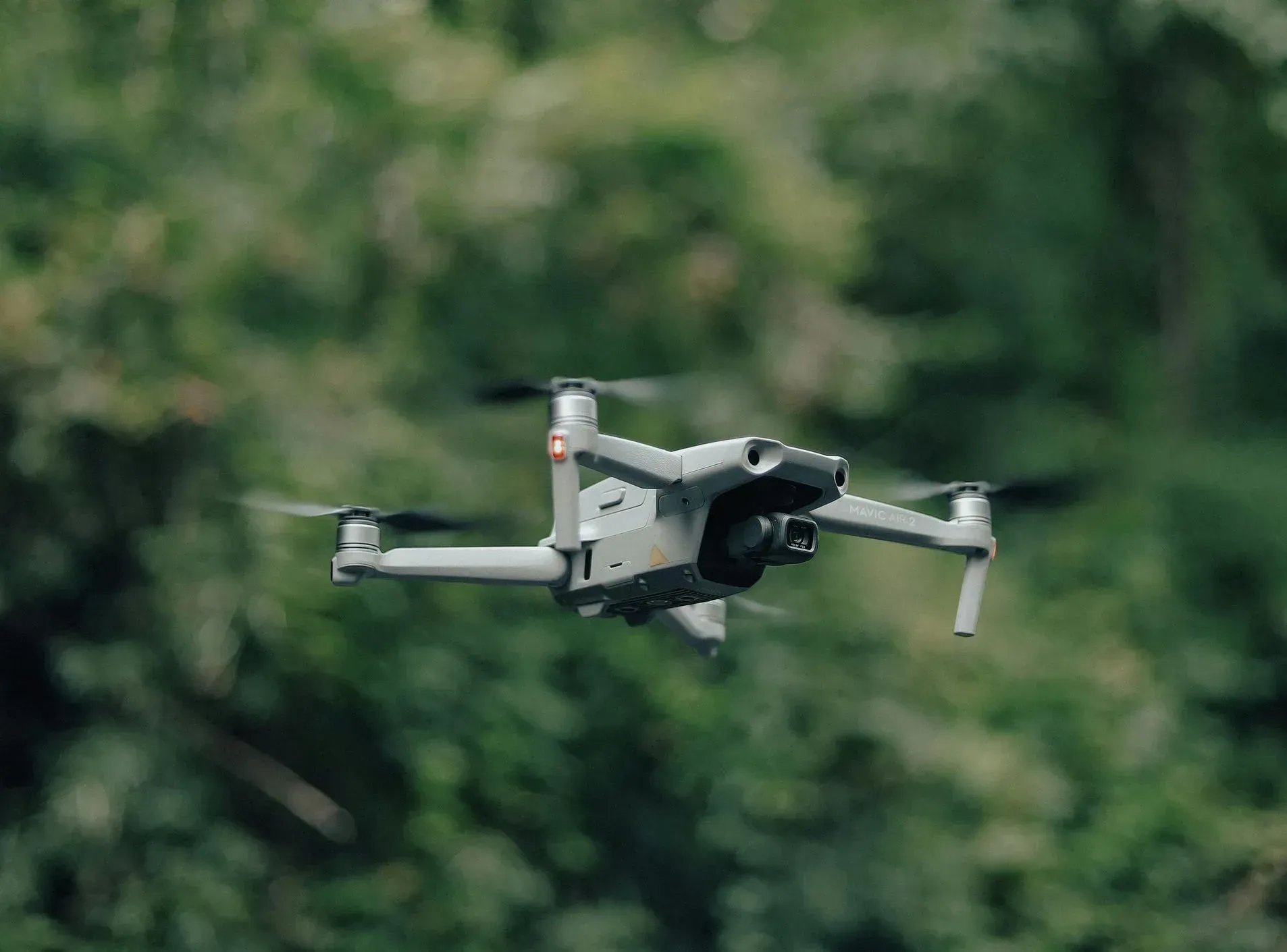 Picture af a quadcopter drone.