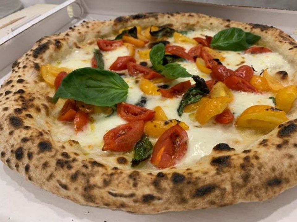 pizza datterini gialli e rossi