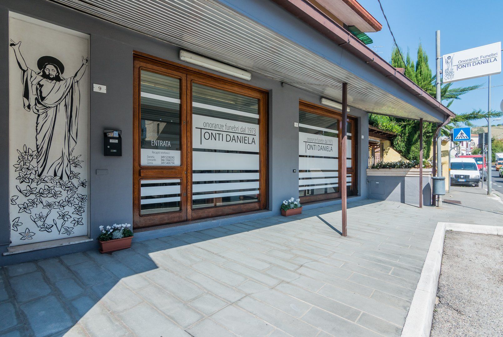 esterno delle onoranze funebri Tonti