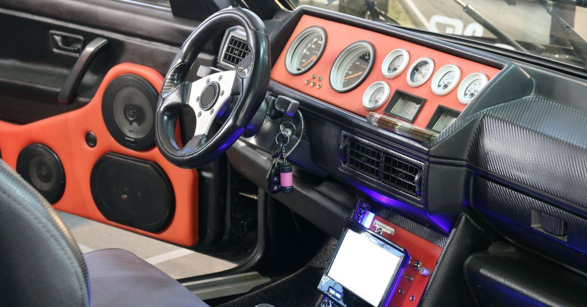 The Advantages of a Custom Audio System for Your Car