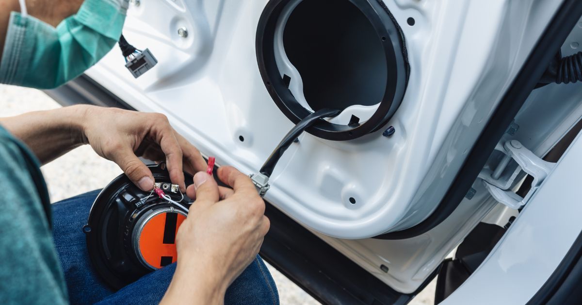 The Advantages of a Custom Audio System for Your Car