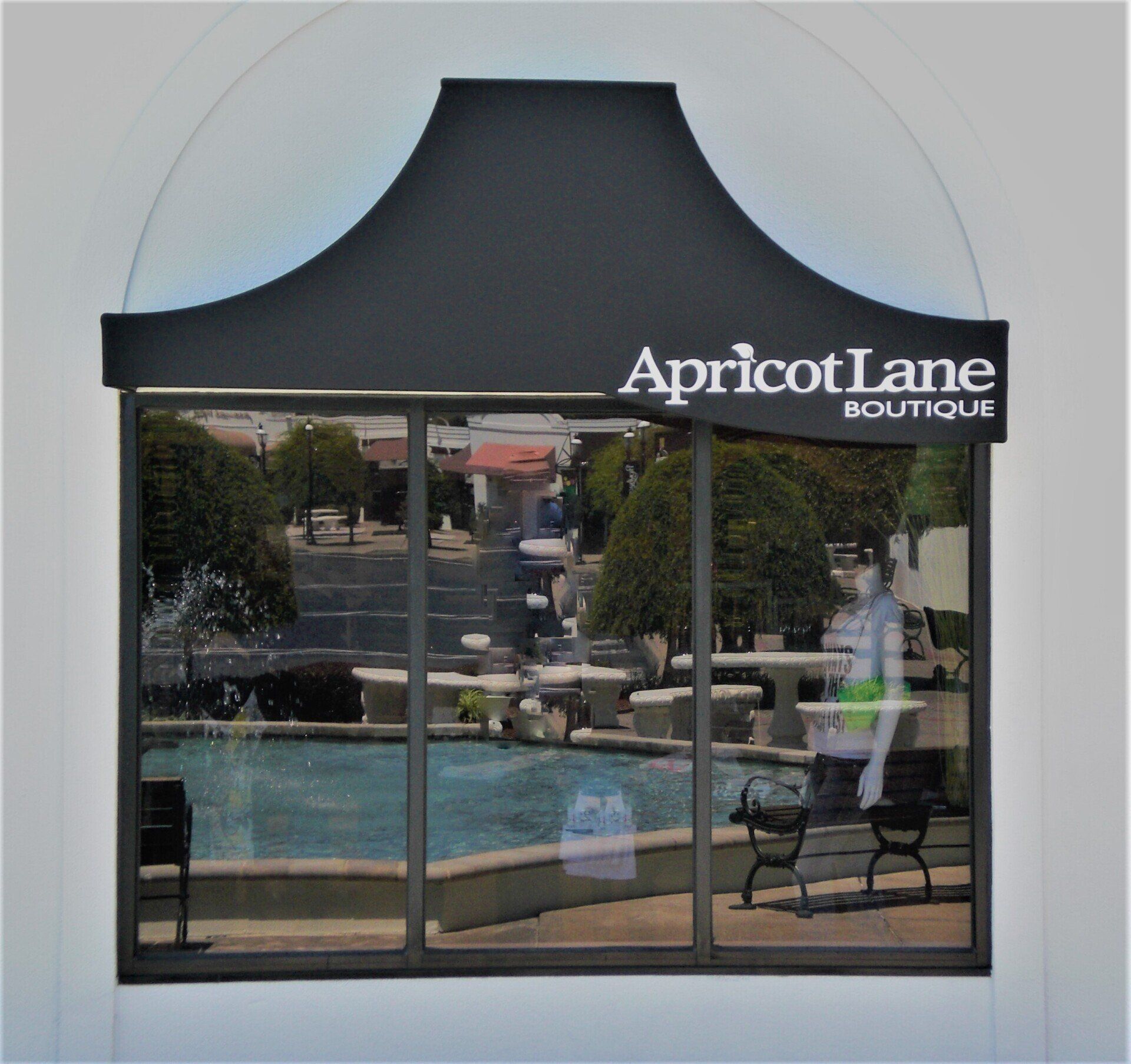 The Pub Restaurant — Norfolk, VA — Hustead's Canvas Creations