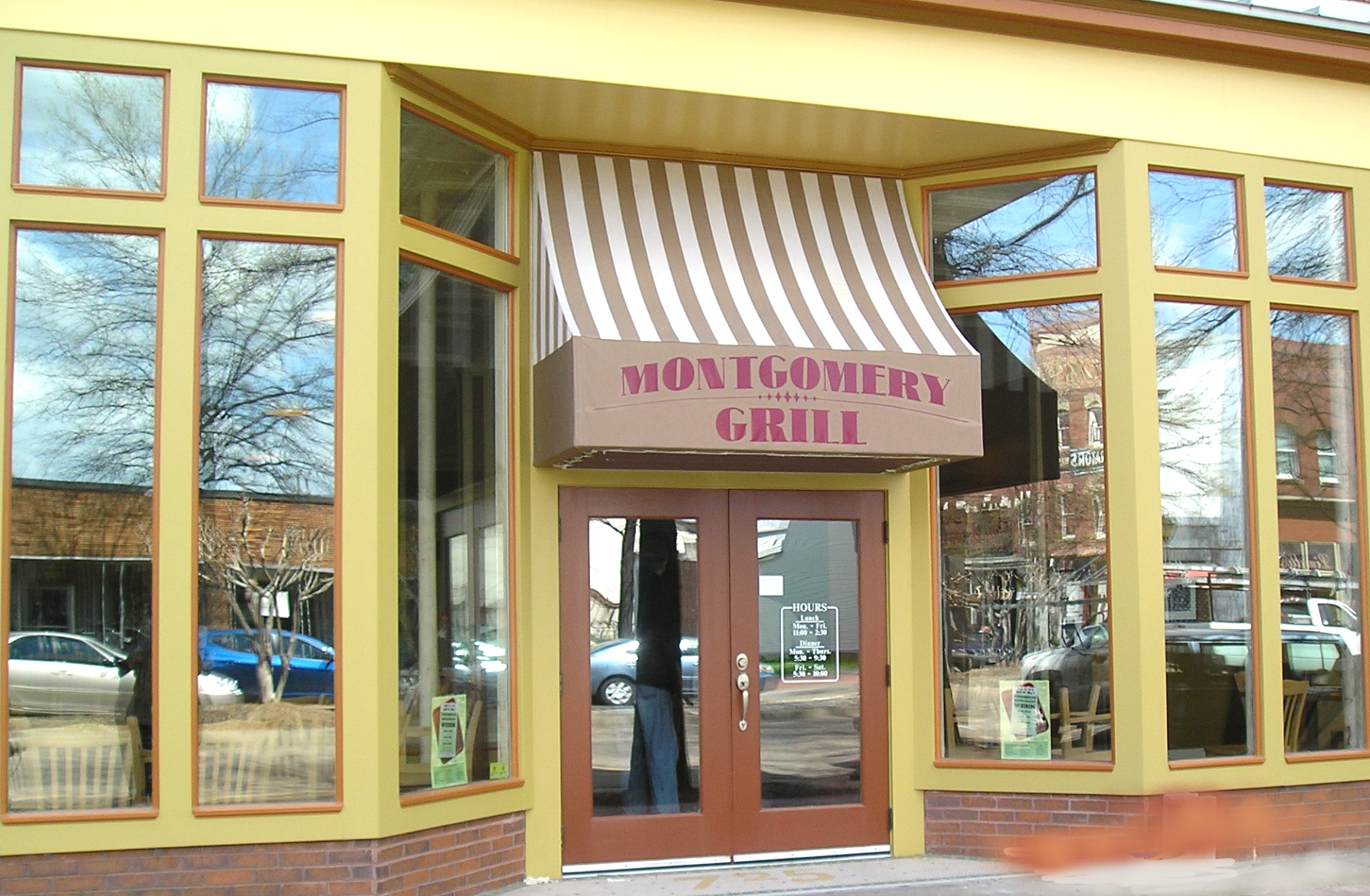 Commercial Building — Norfolk, VA — Hustead's Canvas Creations