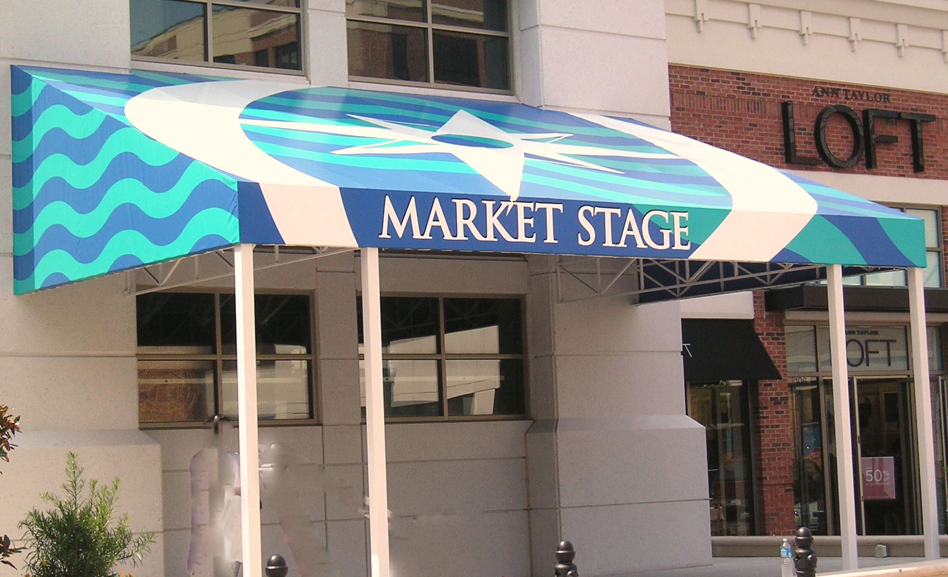 Big Commercial Building — Norfolk, VA — Hustead's Canvas Creations