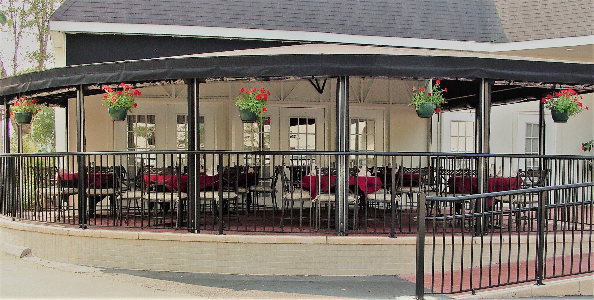 Building — Norfolk, VA — Hustead's Canvas Creations