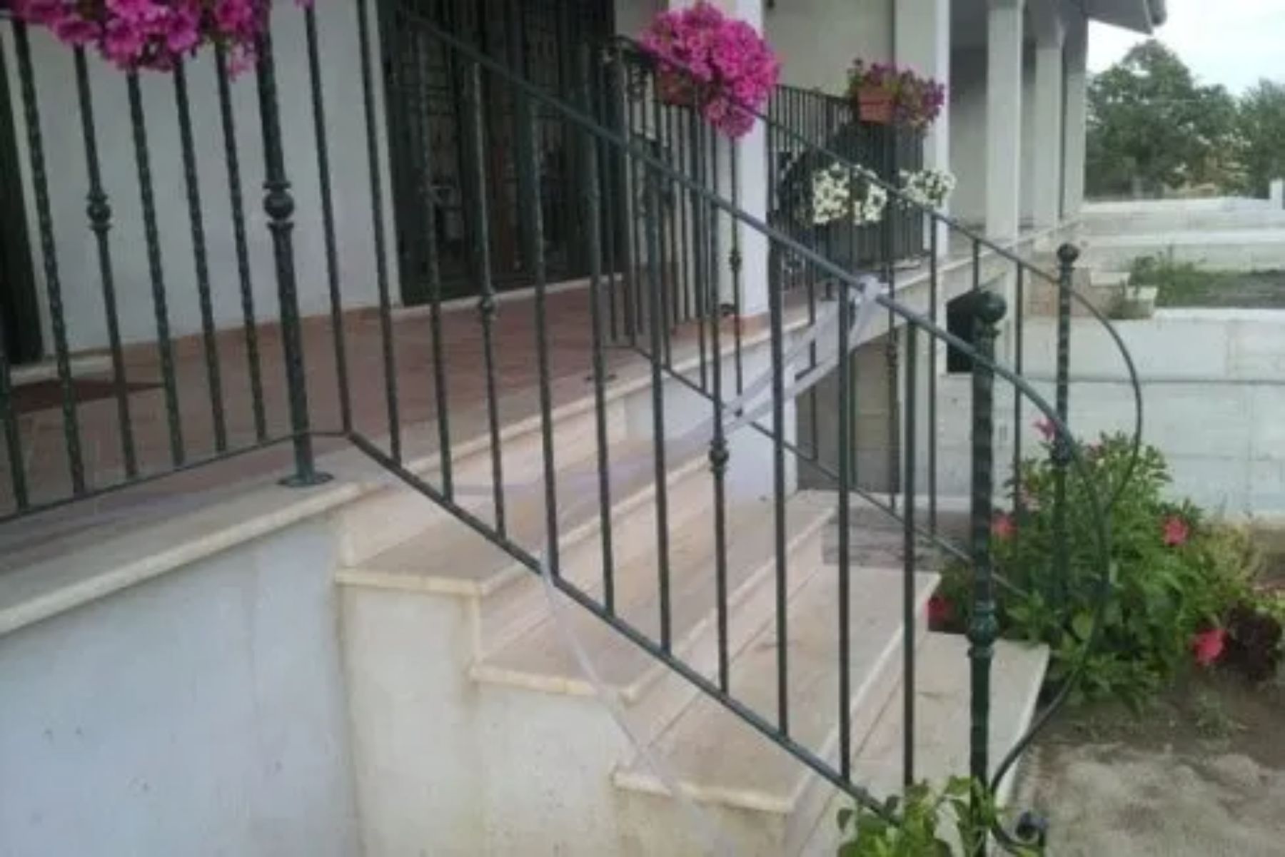 corrimano in ferro per scale esterne