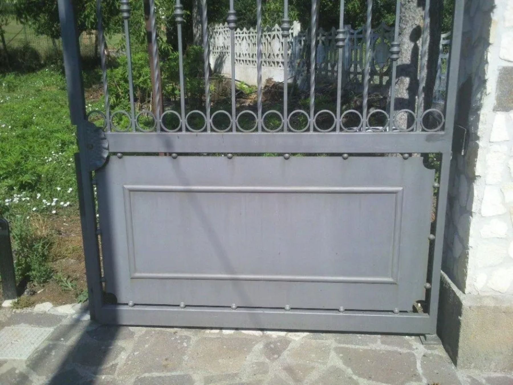 cancello d'ingresso in ferro battuto per casa privata