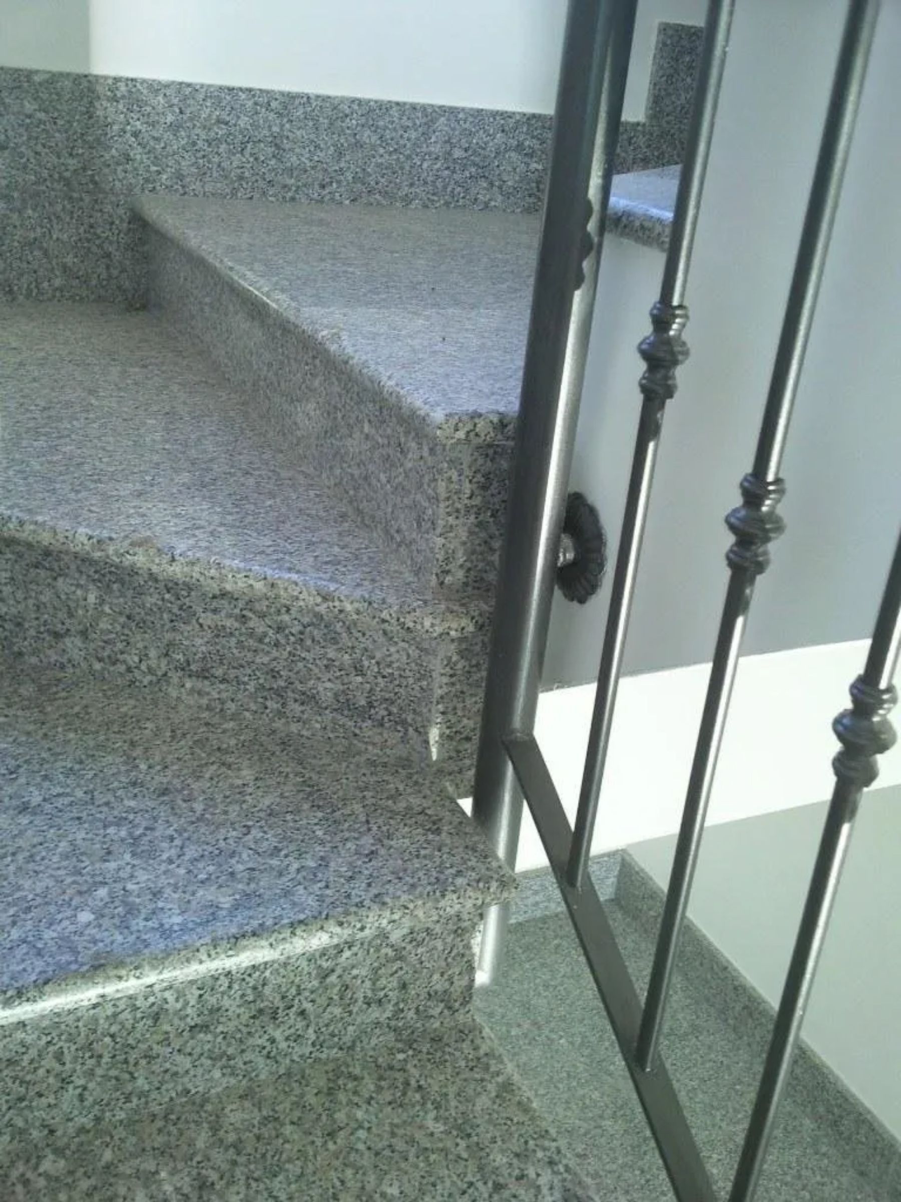 scale con corrimano in ferro battuto