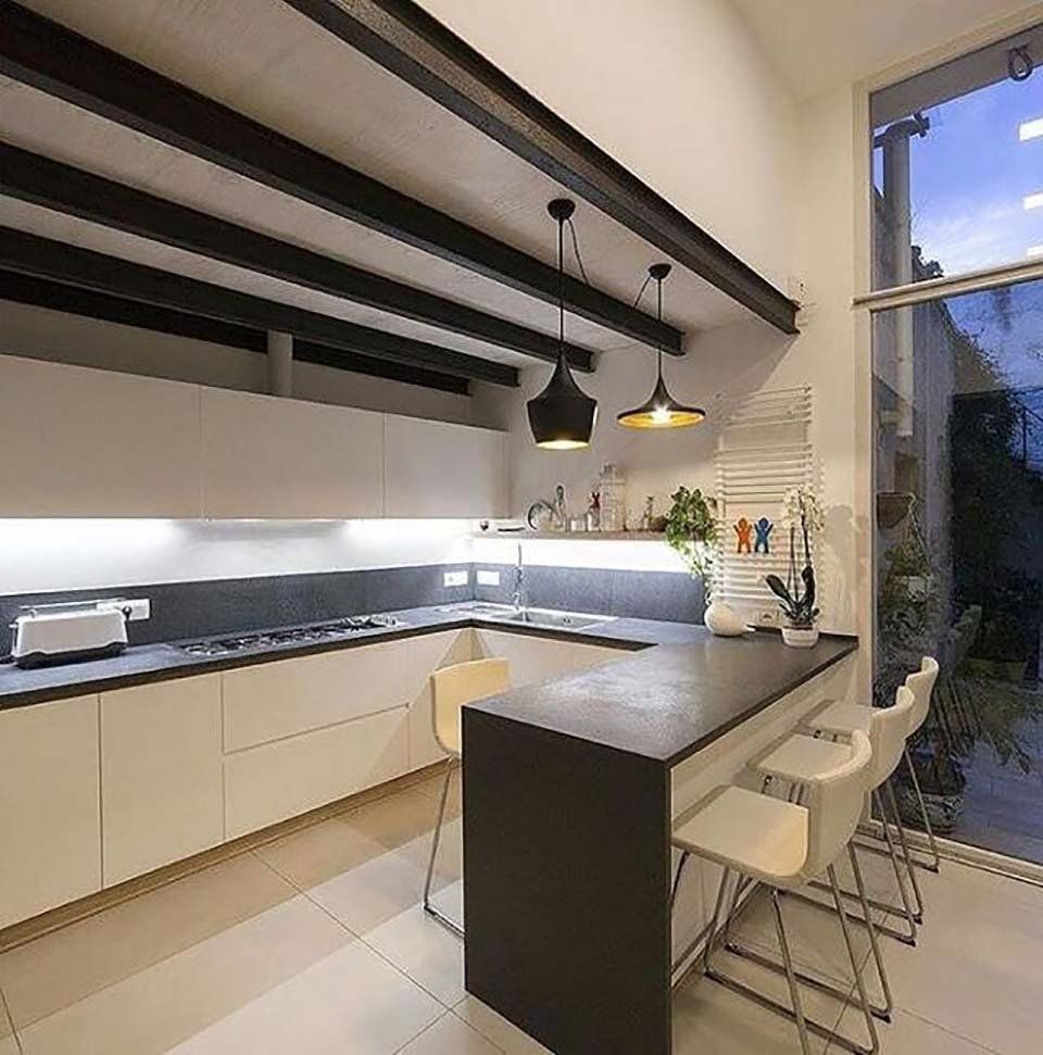 cucina completa con penisola