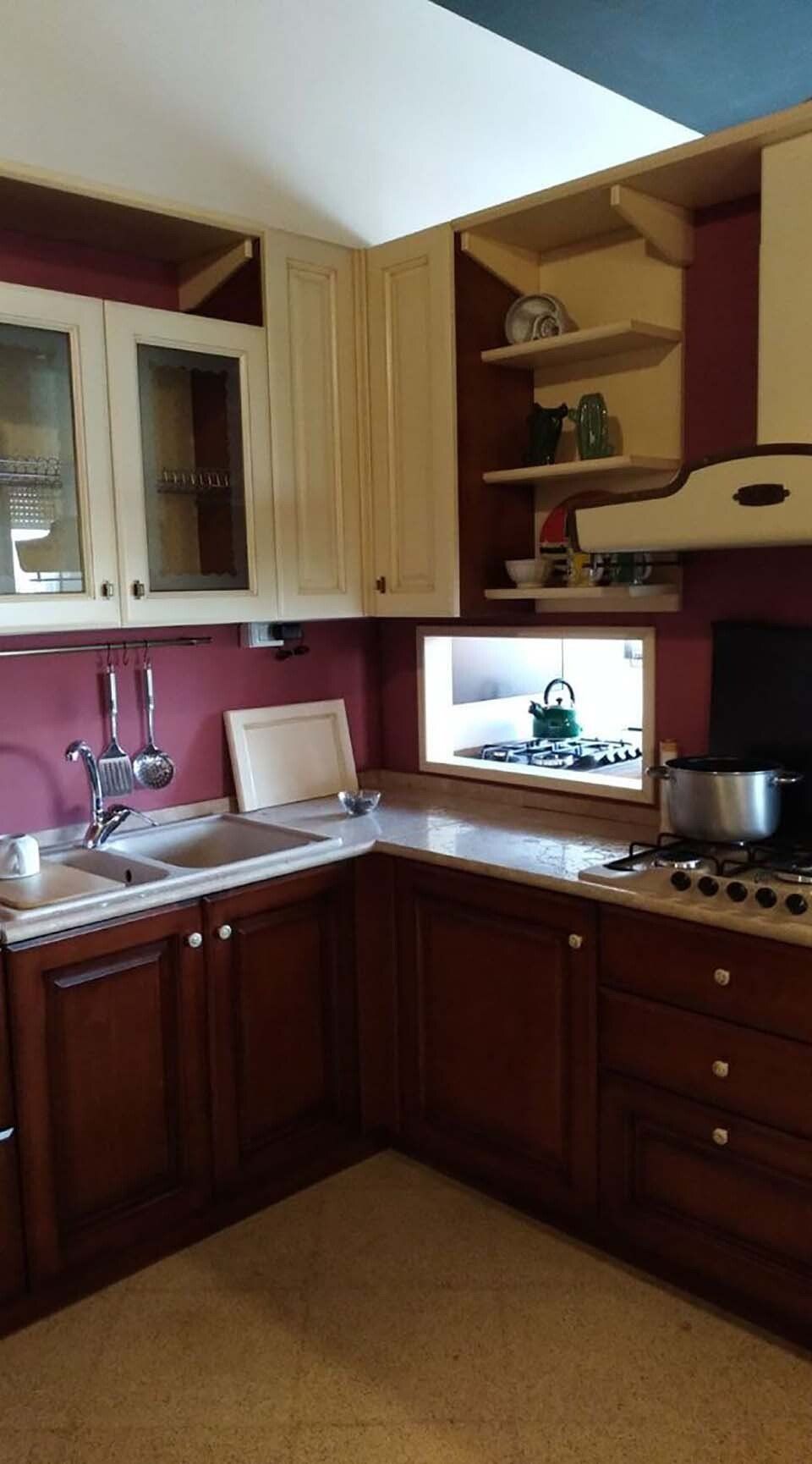 cucina angolare in legno