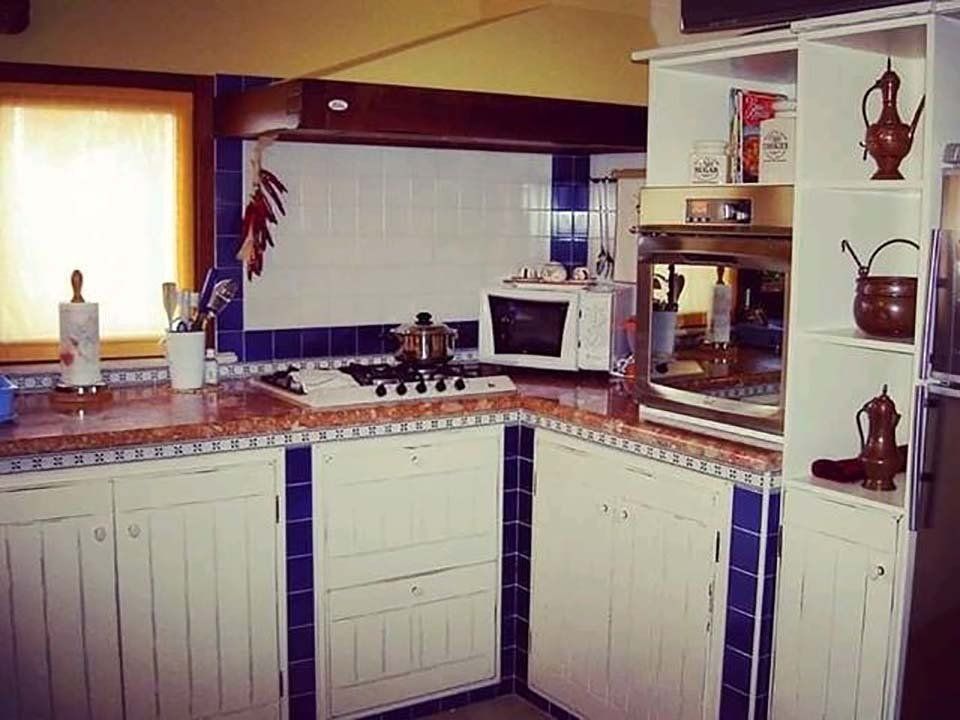 cucina ad angolo stile provenzale