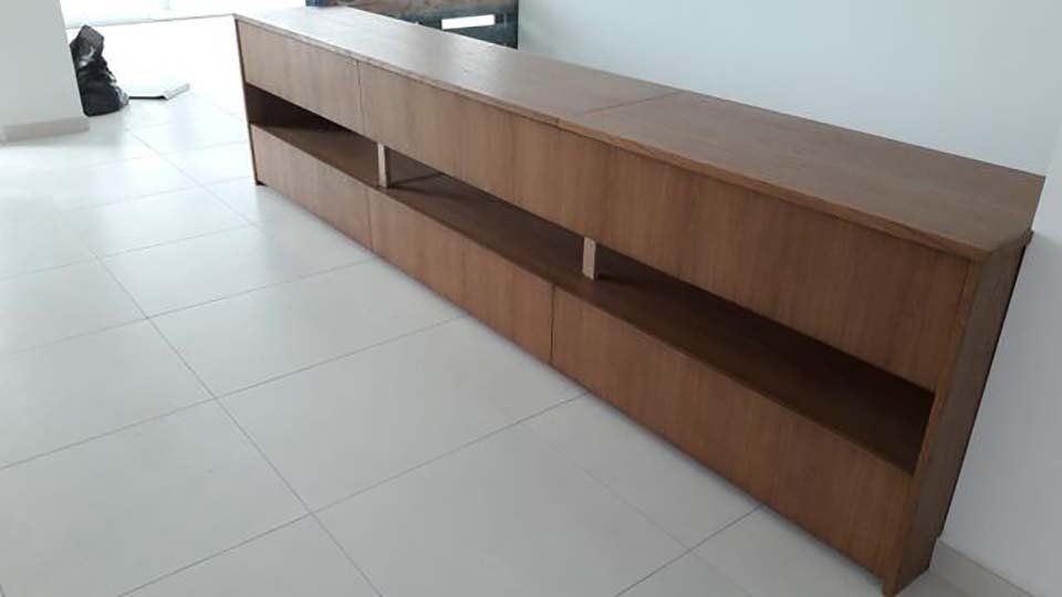 mobile in legno per zona giorno