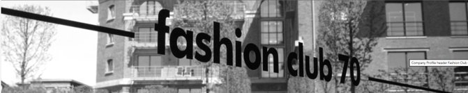 Drie vrouwen die naaipatronen laten zien van een plusmaten website.