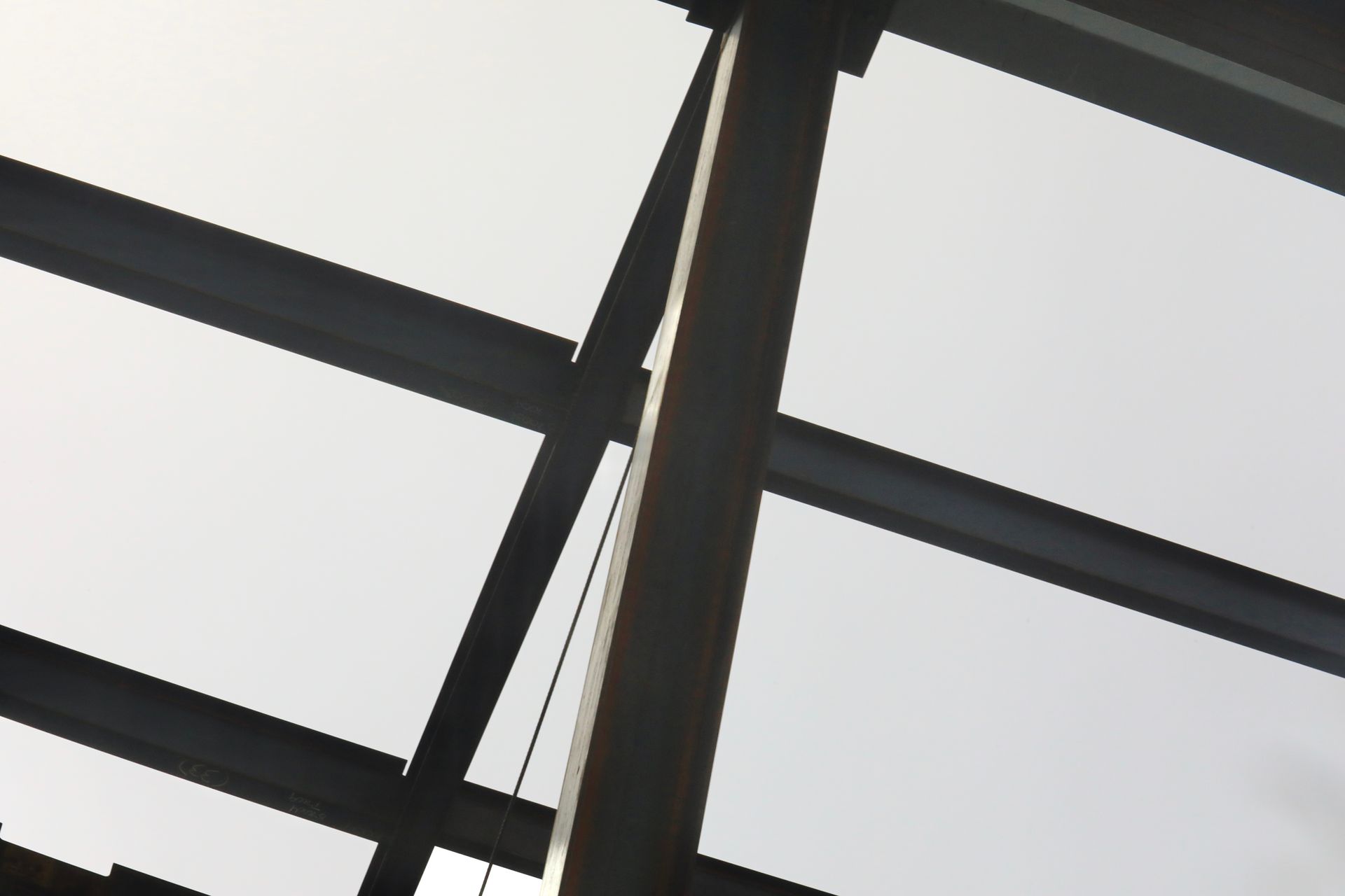 Guardando il soffitto di un edificio