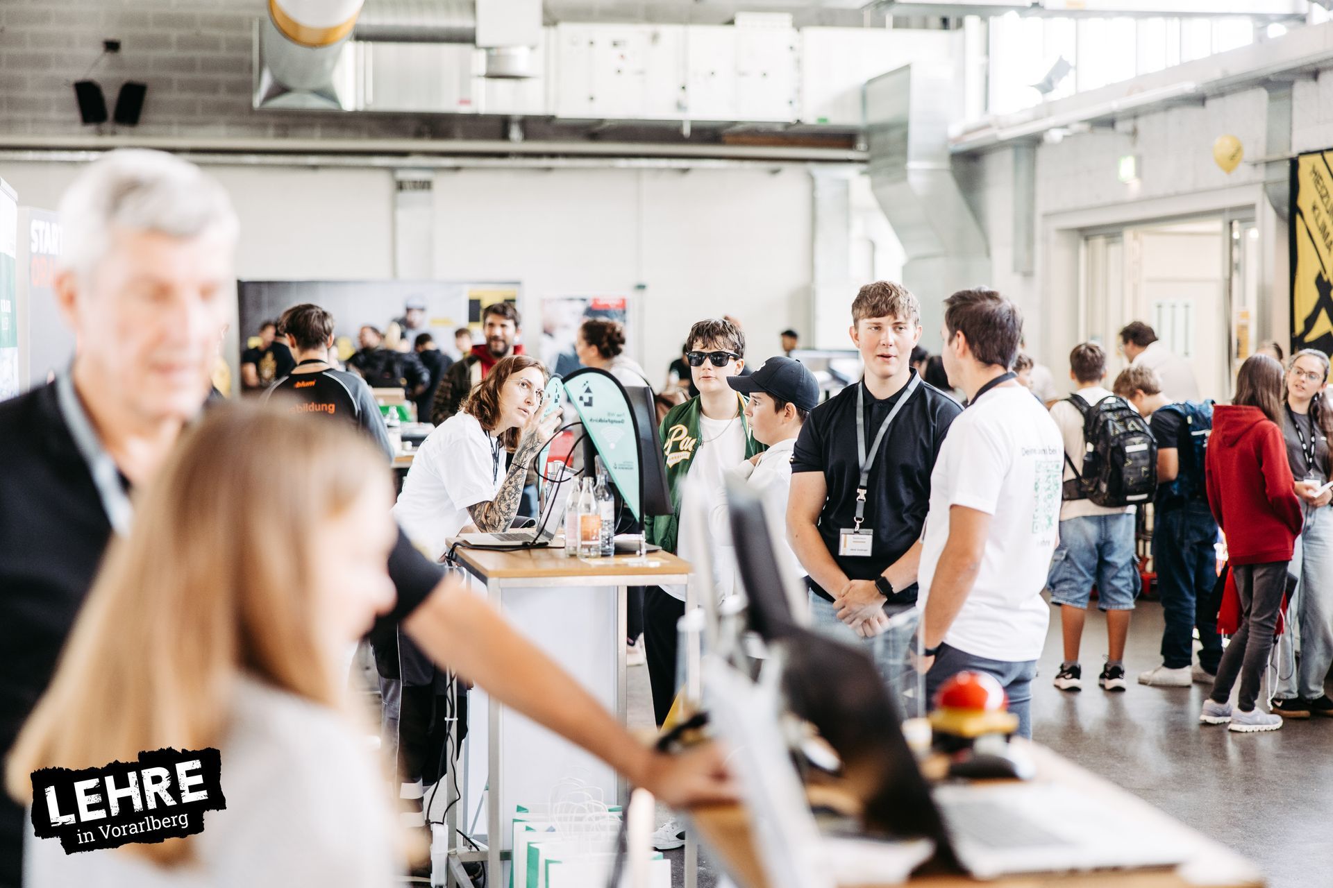 Übersicht Stände Lehrlingsmesse Hallenbad