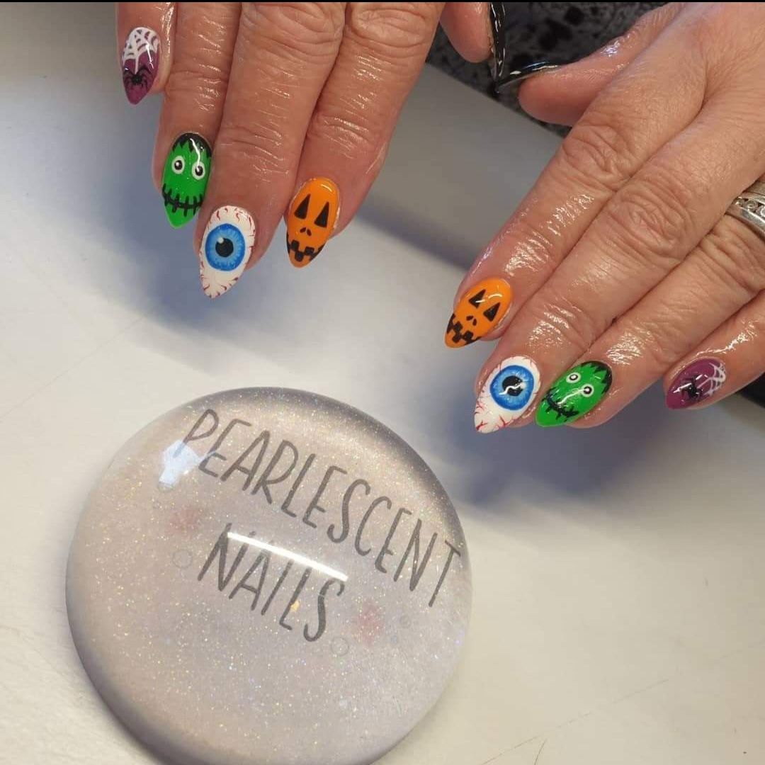 Halloween themed gel nail extensions