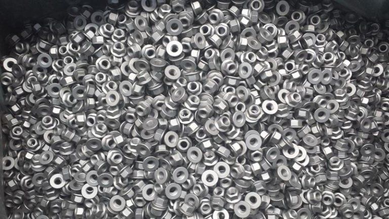 Bulloni con zincatura