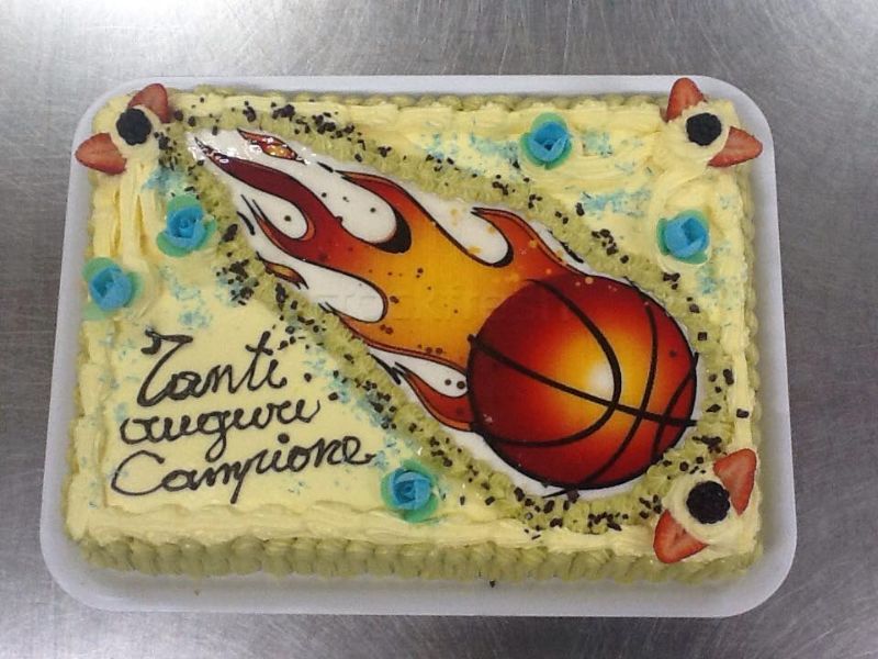 Torta personalizzata con palla di basket