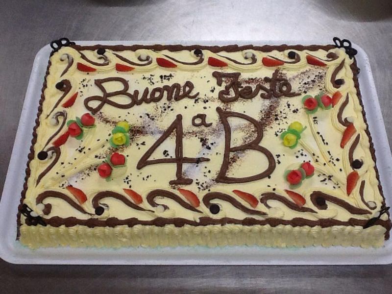 Torta per festeggiamento fine anno scolastico