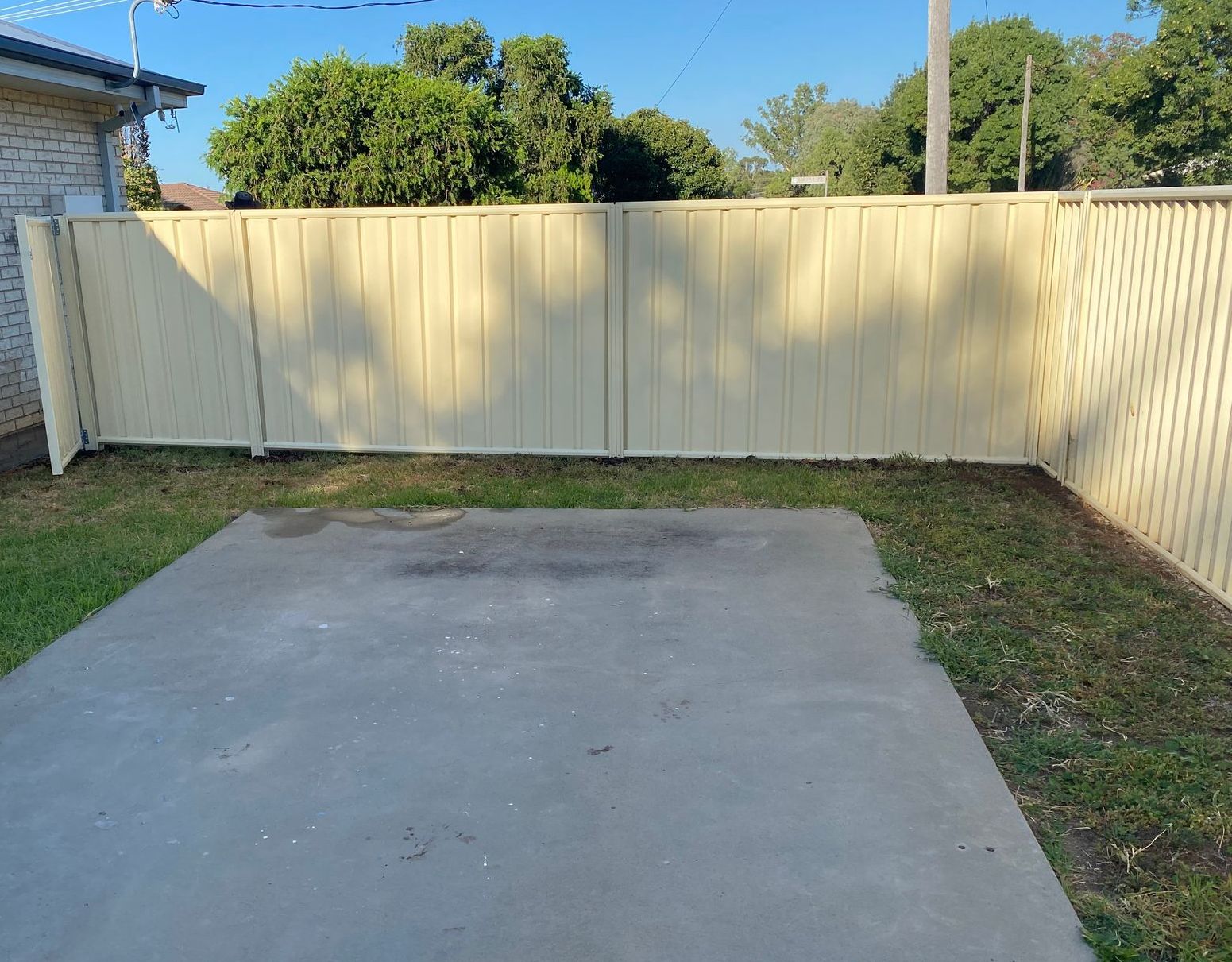 Modern Panel Fence — DW Fencing Tamworth in Taminda, NSW