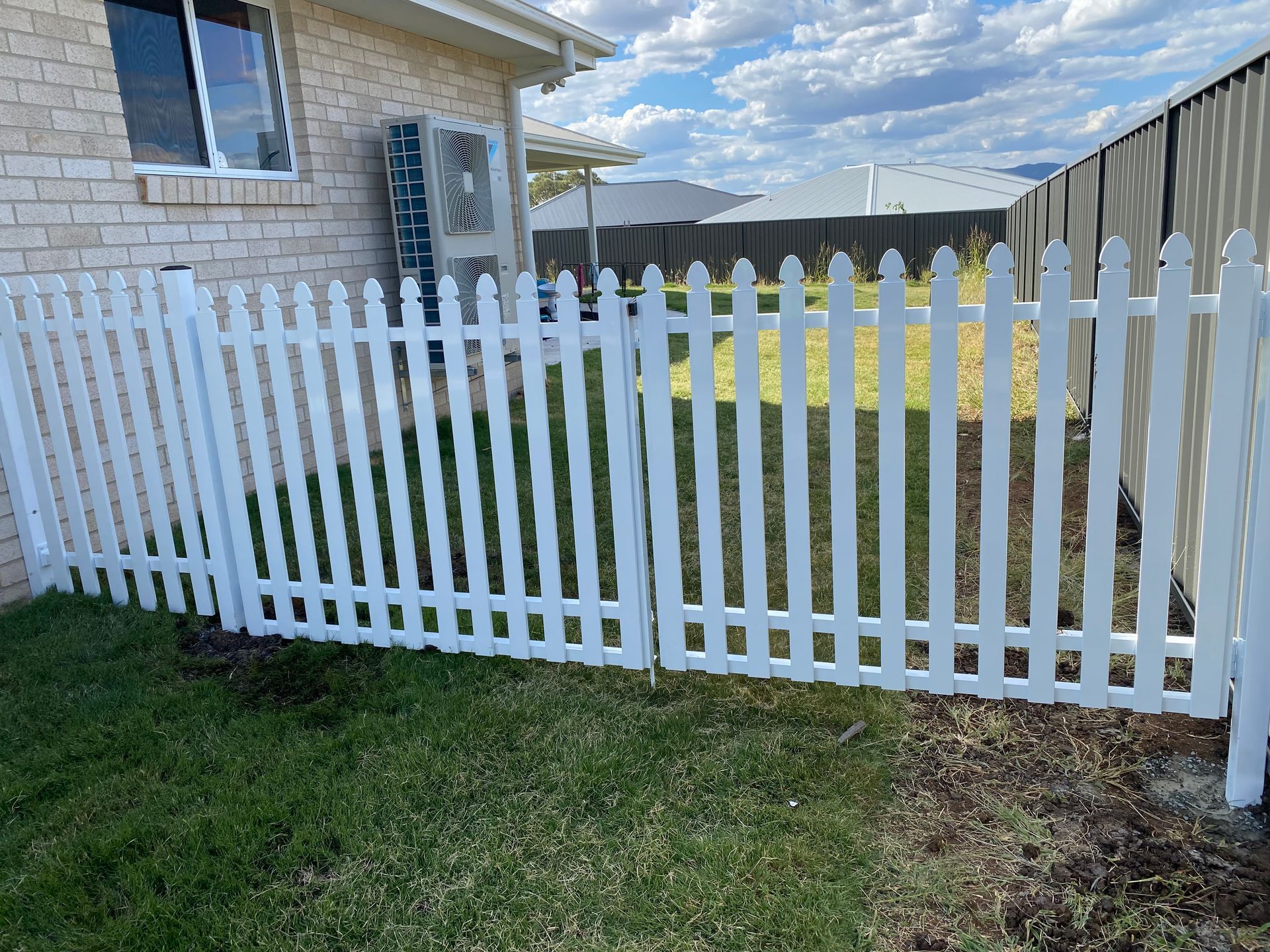 Solid Privacy Vinyl Fence — DW Fencing Tamworth in Taminda, NSW
