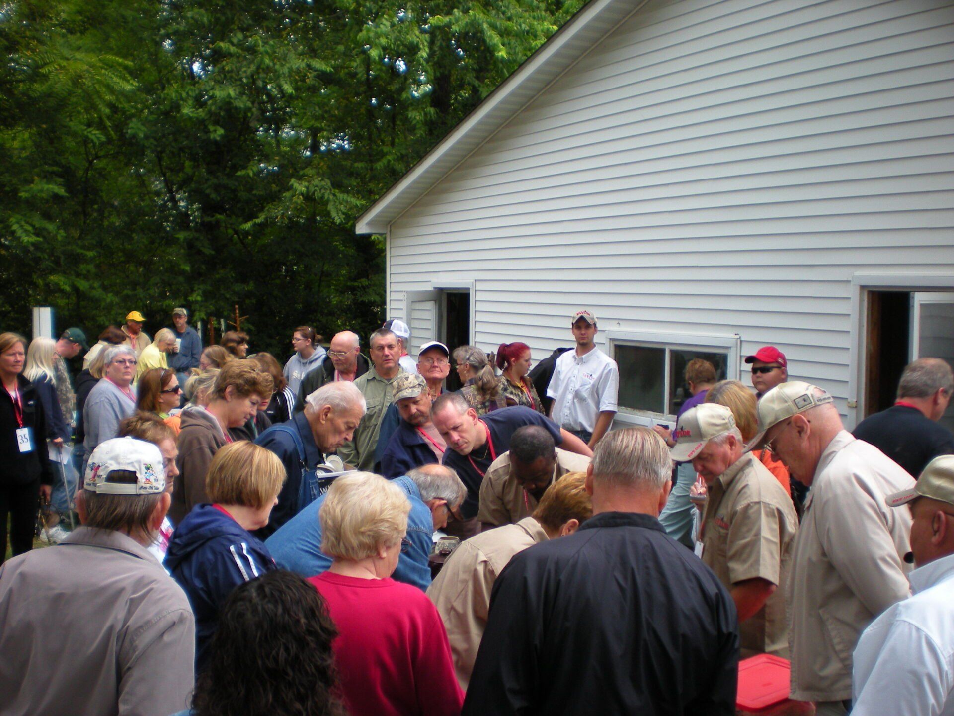 Crowded Area - Marion, IL - Taylor Auction and Realty