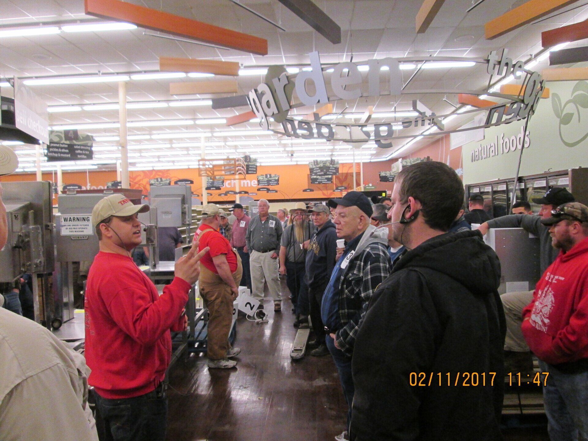 People At Auction - Marion, IL - Taylor Auction and Realty