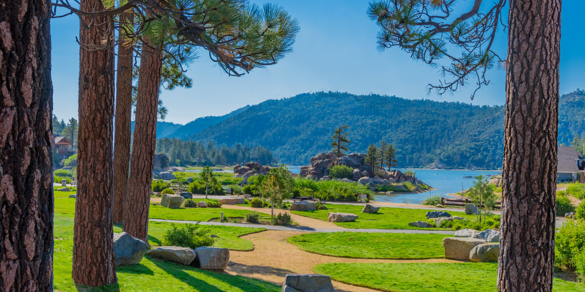 Boulder Bay park with mountains in the background and pathway.