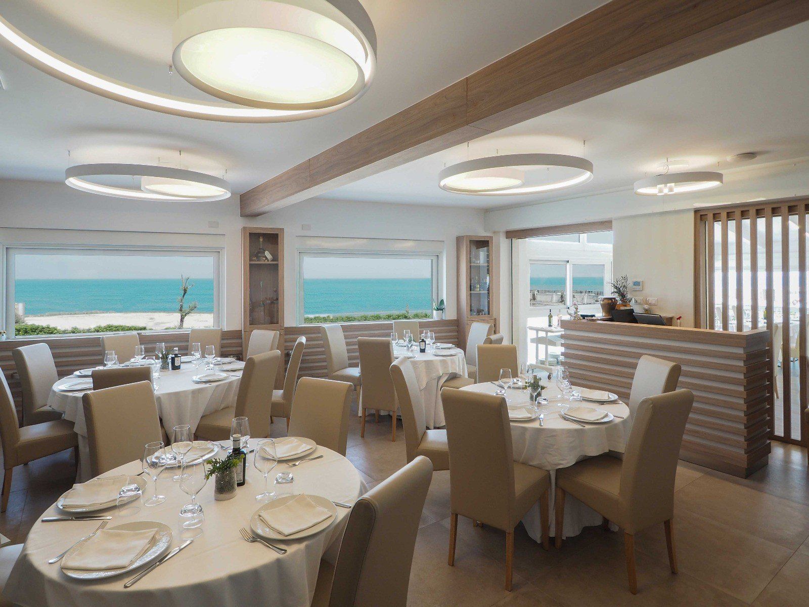 location con vista panoramica del ristorante di pesce a Torre a Mare