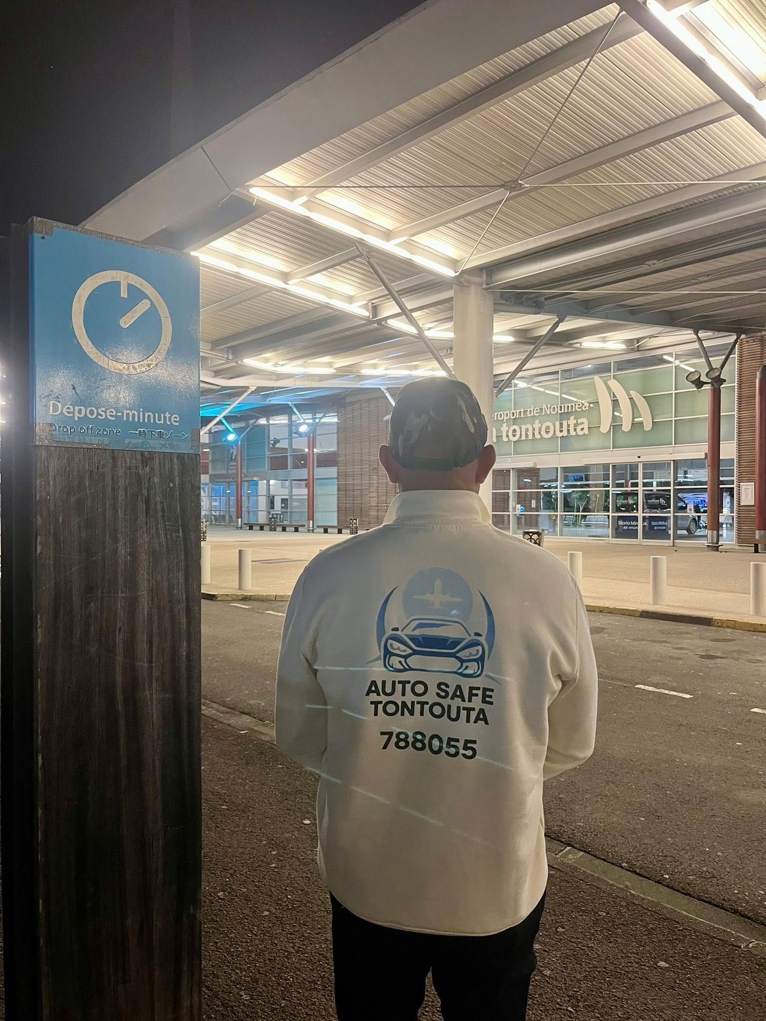 Service dépôt-minute Auto Safe Tontouta devant l’aéroport de Nouméa-La Tontouta, parking sécurisé et pratique pour voyageurs
